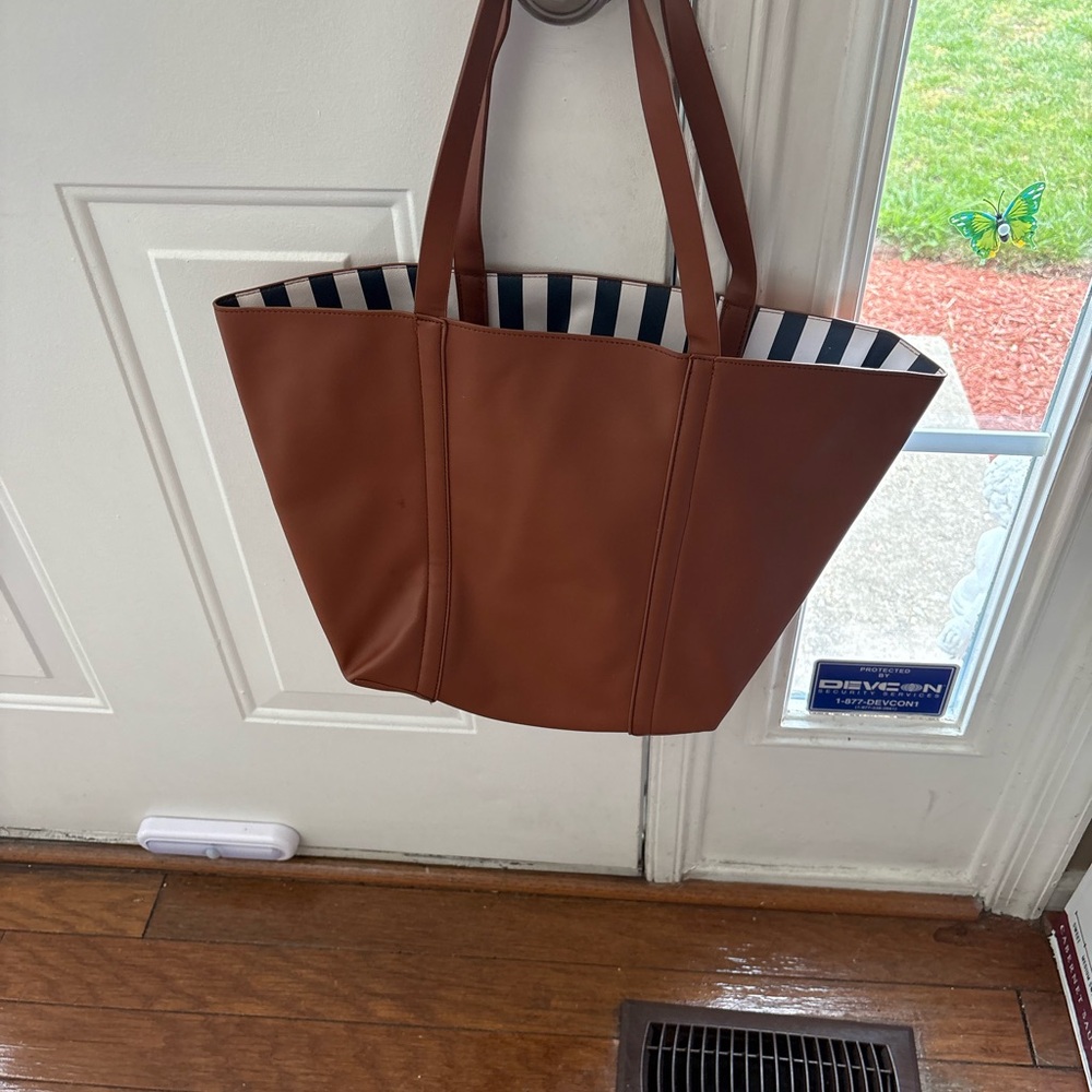 Elegant Brown Tote Bag